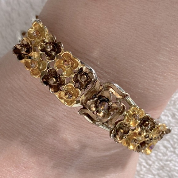 Vintage Jewelry - Vintage Floral Gold & Brown Tone Metal Bracelet